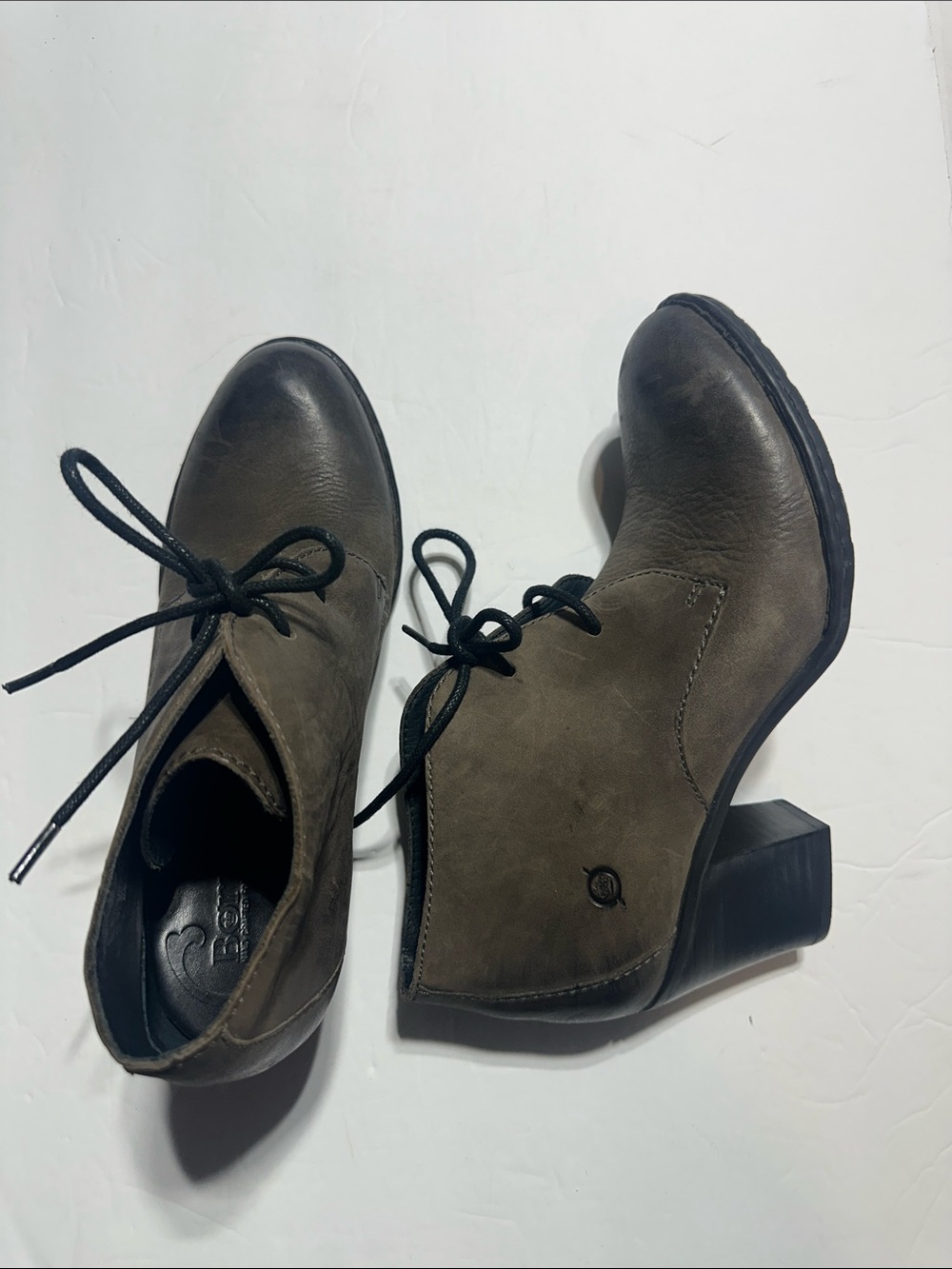 Botn Fina Chukka lace Up Leather upper Ankle Boots in brown block heel size 9